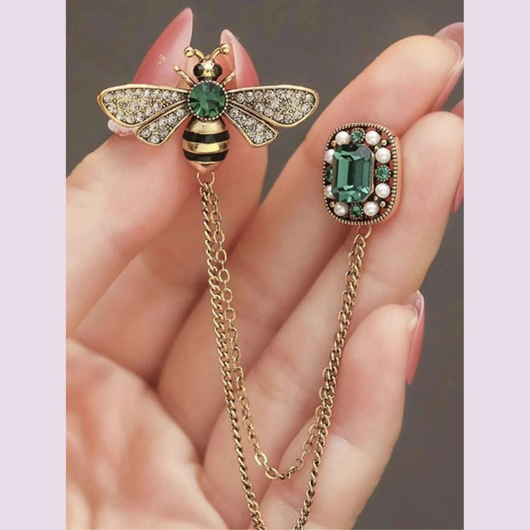 1 Piece Of Bee Crystal Tassel Women's Brooch Sweater With A Unique And Luxurious Design-zt3128