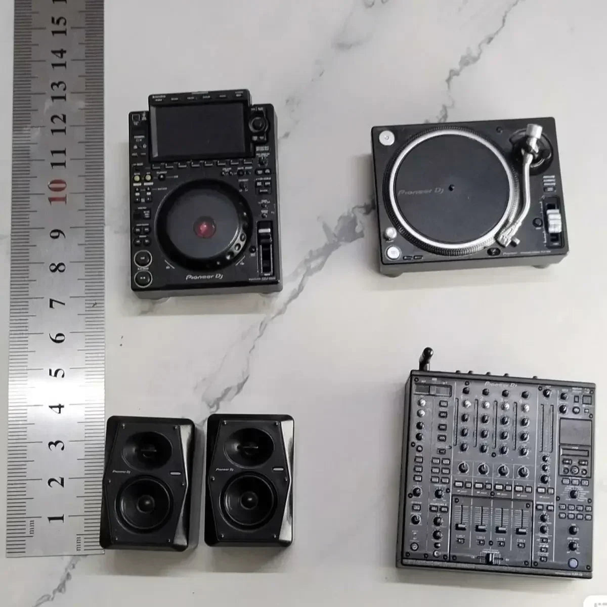 Pioneer DJ Controller Model,Pioneer DJ Audio Equipment Miniature Model,Mixer CD Player Keychain - Kimlud