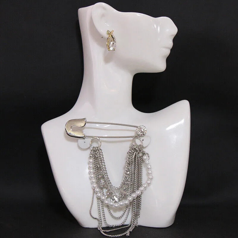 Vintage Fashion Black Crystal Sparkling Rhinestone Brooch Creative Lapel Pin Medieval Design Long Chain Brooches Autumn Winter