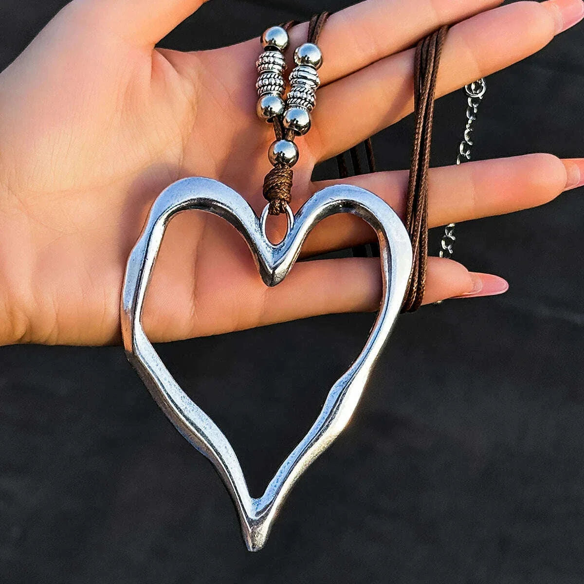 Simple Rope Chains with Big Hollowed Out Heart Pendant Necklace for Women Exaggerated Large Accessories on Neck Fashion Jewelry
