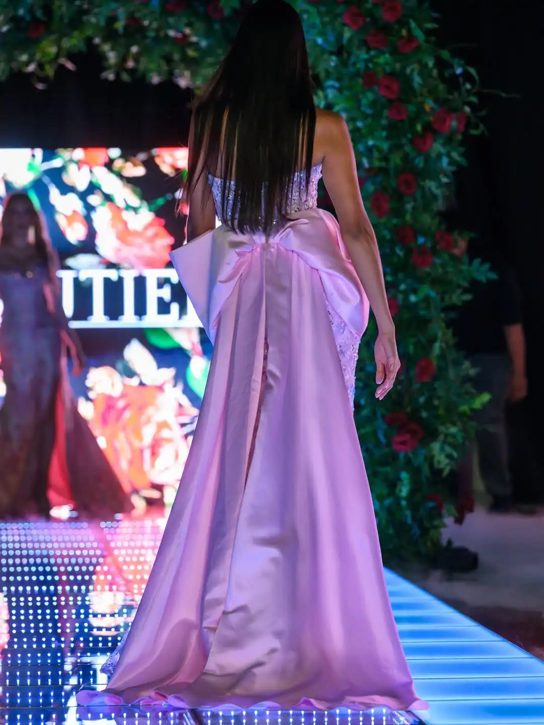 Ofherown Dubai Luxury Pink Prom Dress Halter Neck High Slit Beaded Evening Gown Big Bow Formal Wedding Guest Dress Customzied