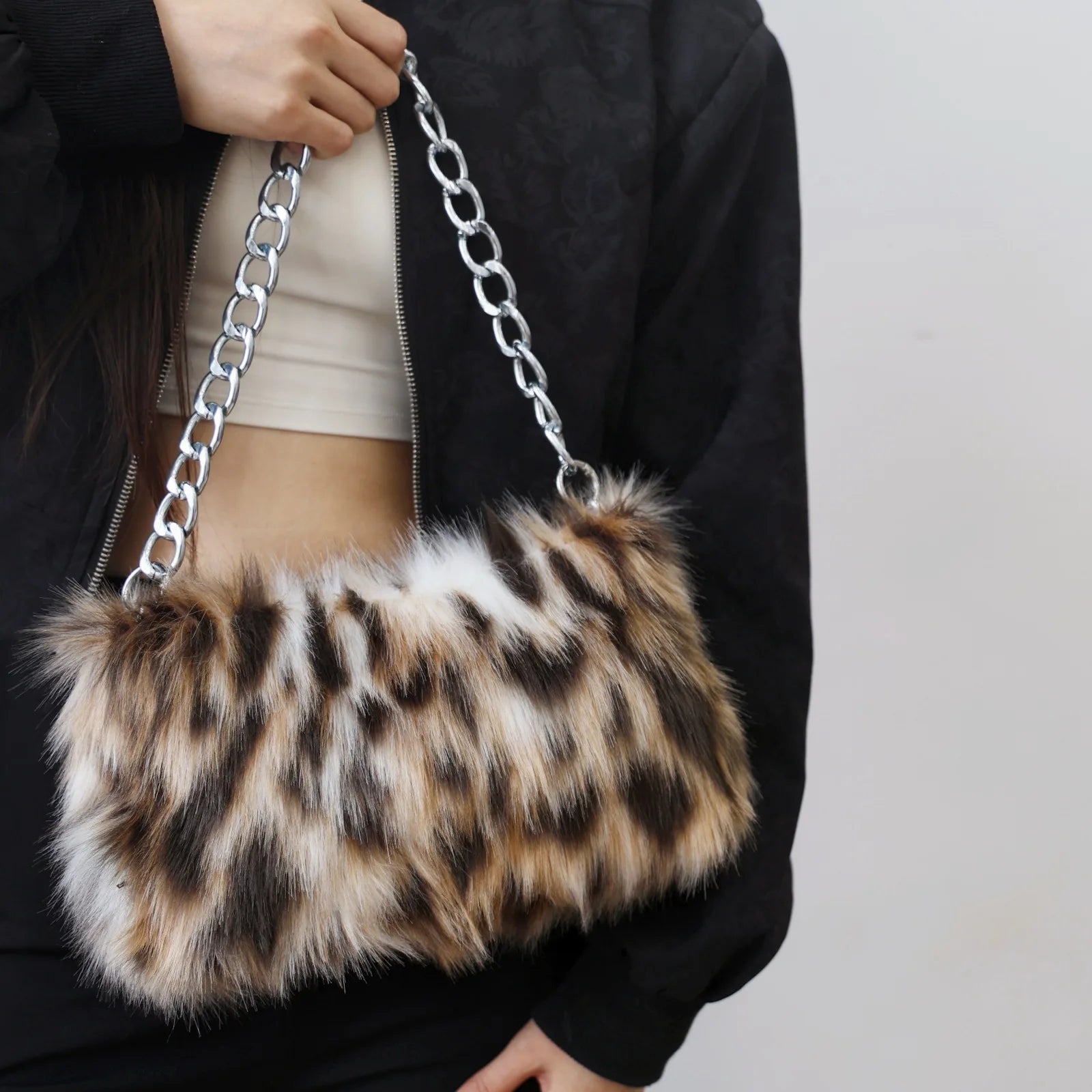 Luxury Leopard Design Plush Underarm Bag for Women Winter Faux Furry Chain Shoulder Bags Female Furry Dinner Purse Handbags
