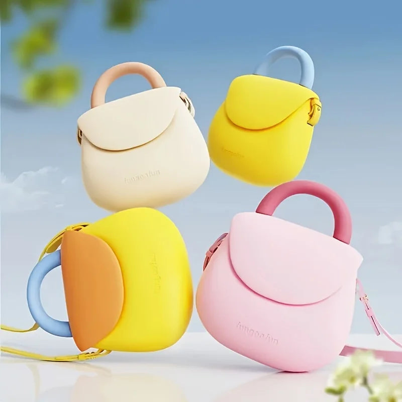 The new, cute, portable phone handbag with shoulder strap is stain-resistant and features a gourd design for cross-body carrying