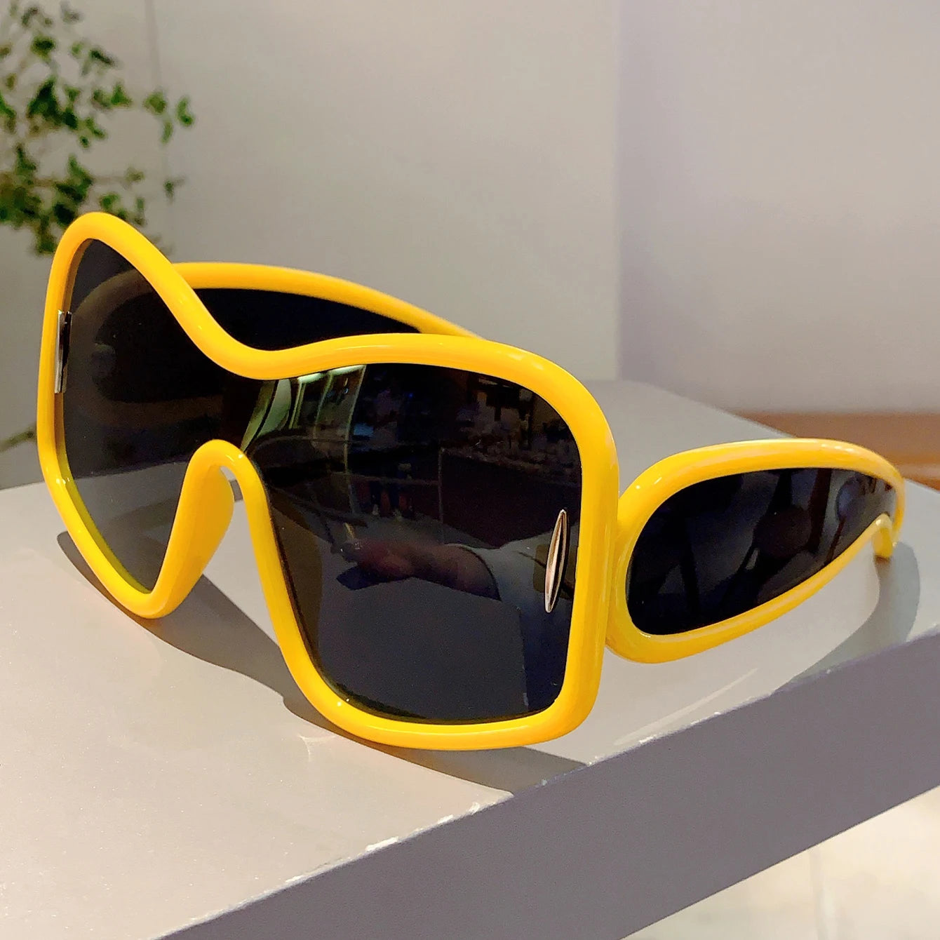 KAMMPT Trendy Square Designer Women's Shades Oversize Green Decoration Sunglasses Ins Brand Lady Sun Glasses for Driving Hiking - Kimlud