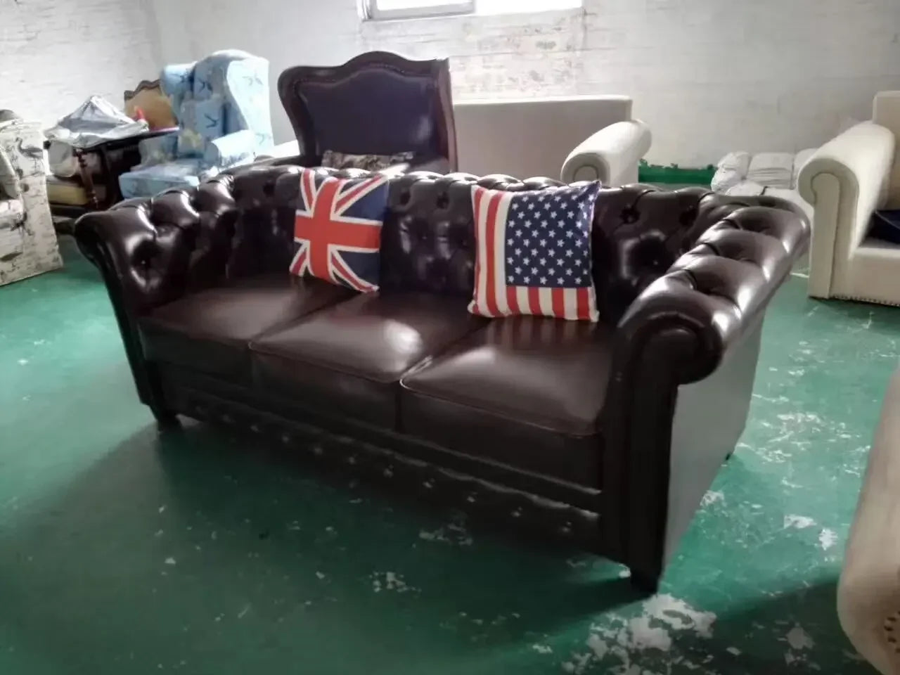 A Luxury vintage Chesterfield Sofa Antique Deep Button American 3 sitzer leder sofa Luxurious Elegant royal wohnzimmer...