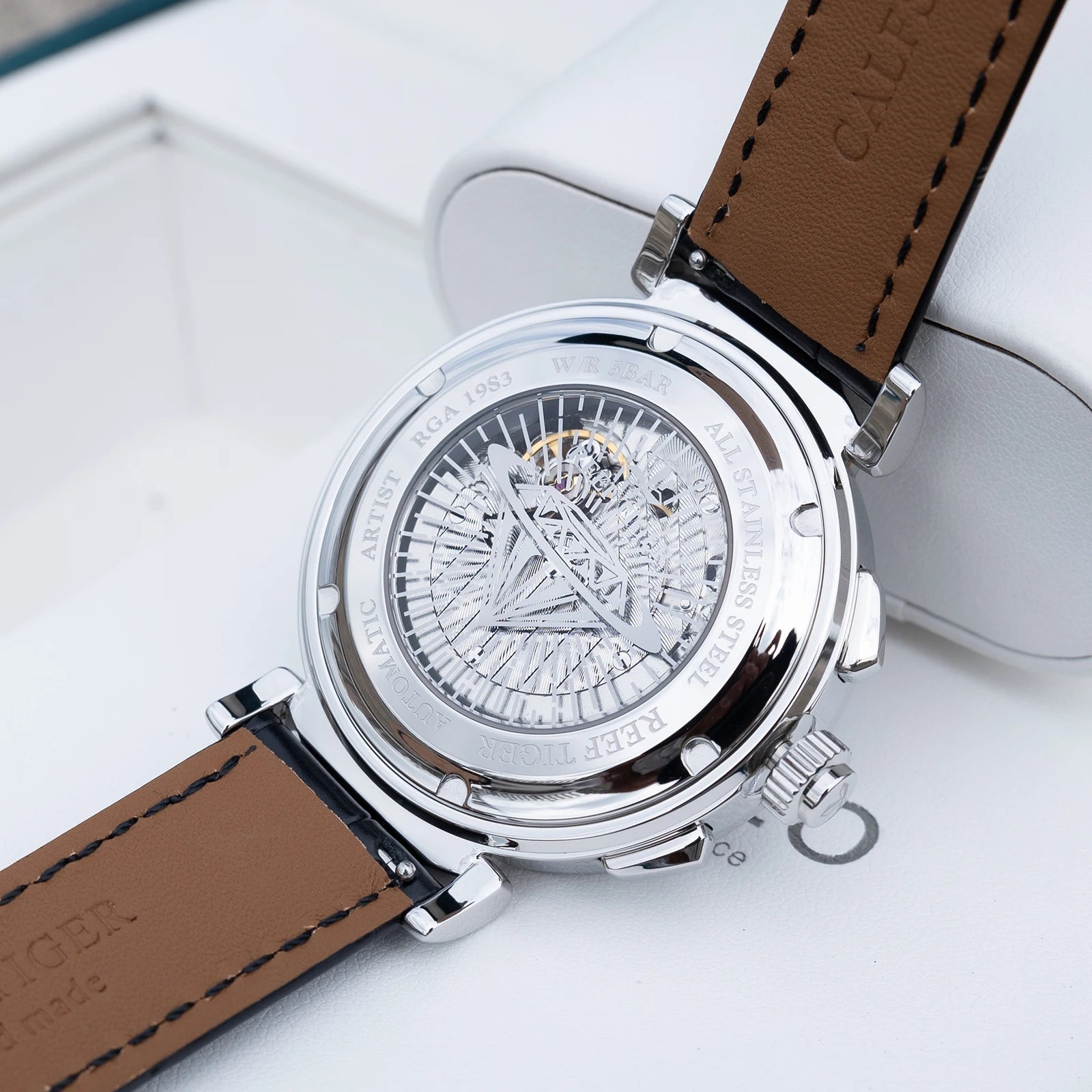 Reef Tiger Luxury Men's Automatic Mechanical Watch Green Dial Moon Phase Date Genuine Leather Strap Waterproof Dress...