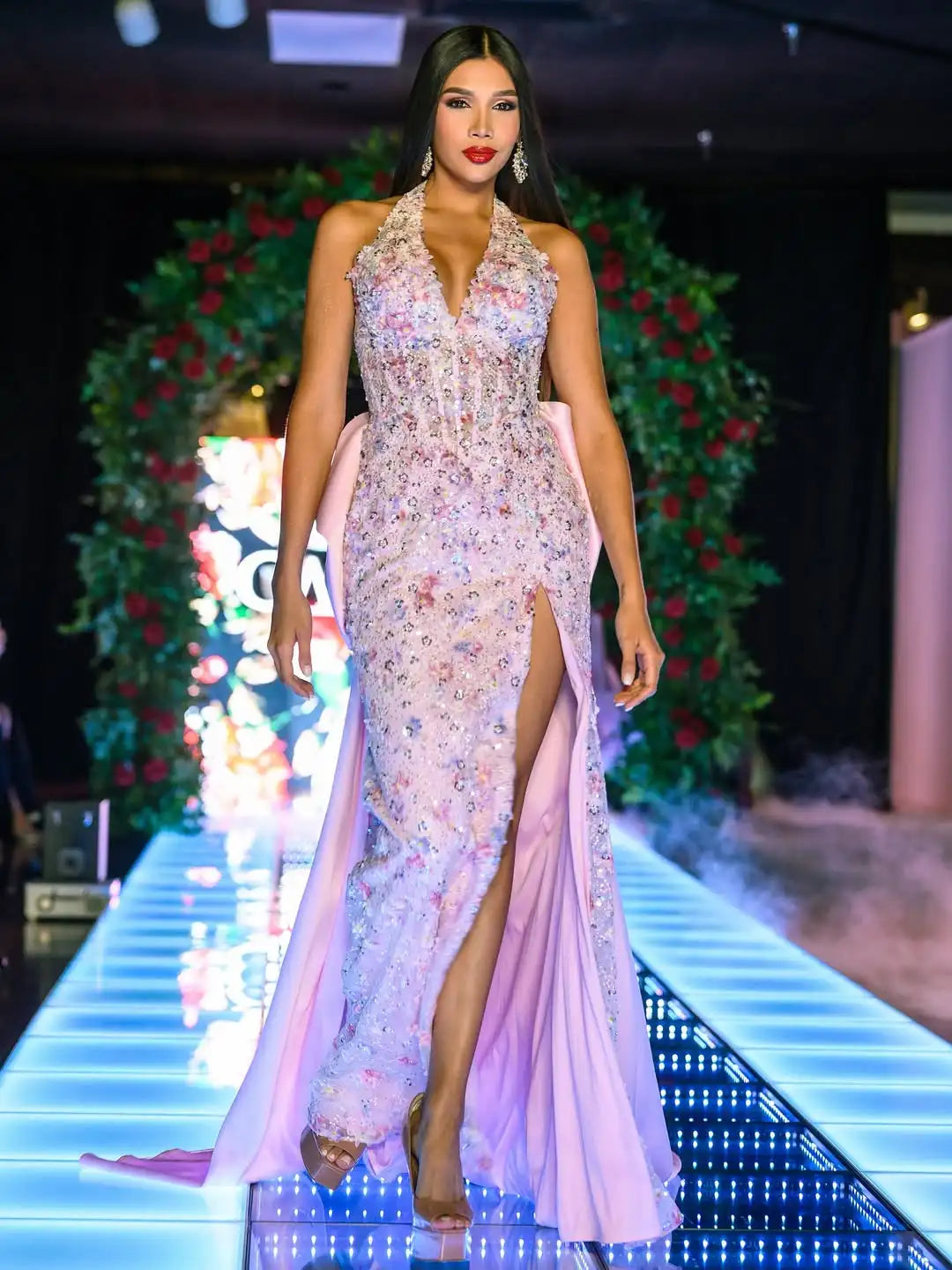 Ofherown Dubai Luxury Pink Prom Dress Halter Neck High Slit Beaded Evening Gown Big Bow Formal Wedding Guest Dress Customzied