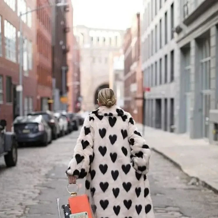 Winter Fashion Week Fashion Long Love Heart Pattern High Quality Faux Fox Fur Coat Women Jacket