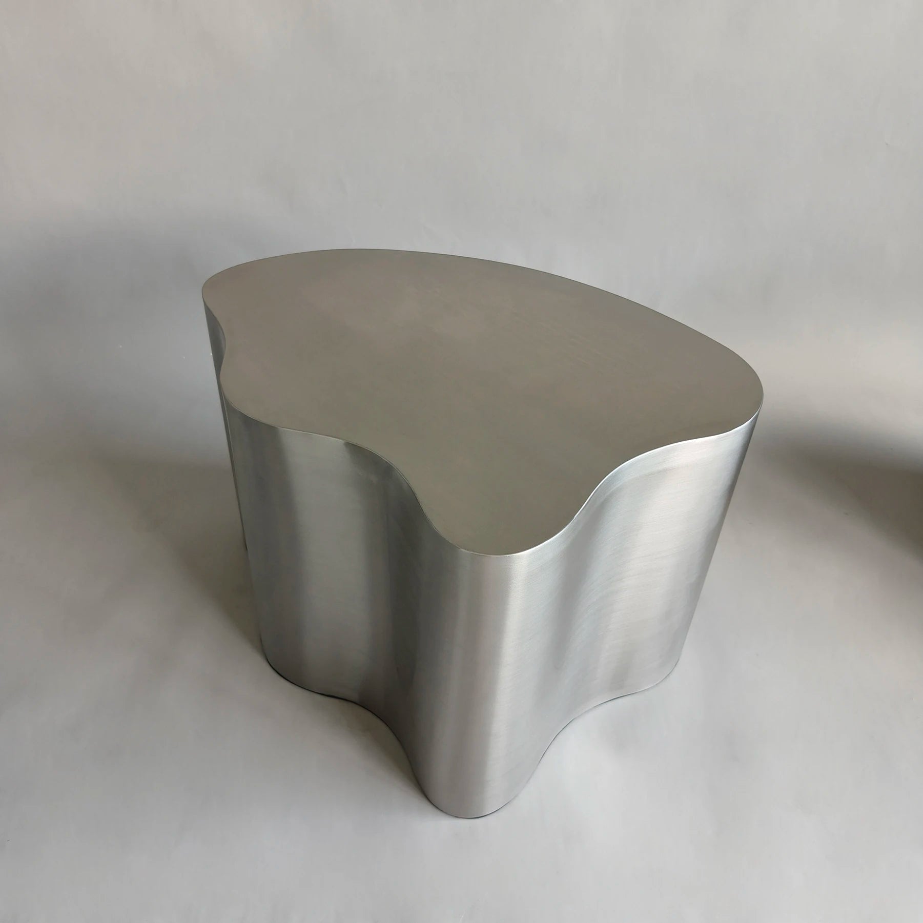 Metal Industrial Coffee Table Aesthetic Unique Minimalist Designer Side Table Modern Luxury Mesa Auxiliar Postmodern Furniture - Kimlud