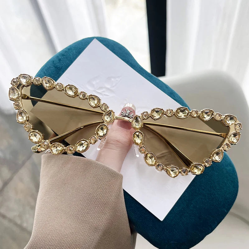 KLASSNUM Luxury Woman Sunglasses Cat-eye Rhinestone Sunglasses 2024 Trendy Party Eyepiece Glitter Metal Frame Color Lens Shades