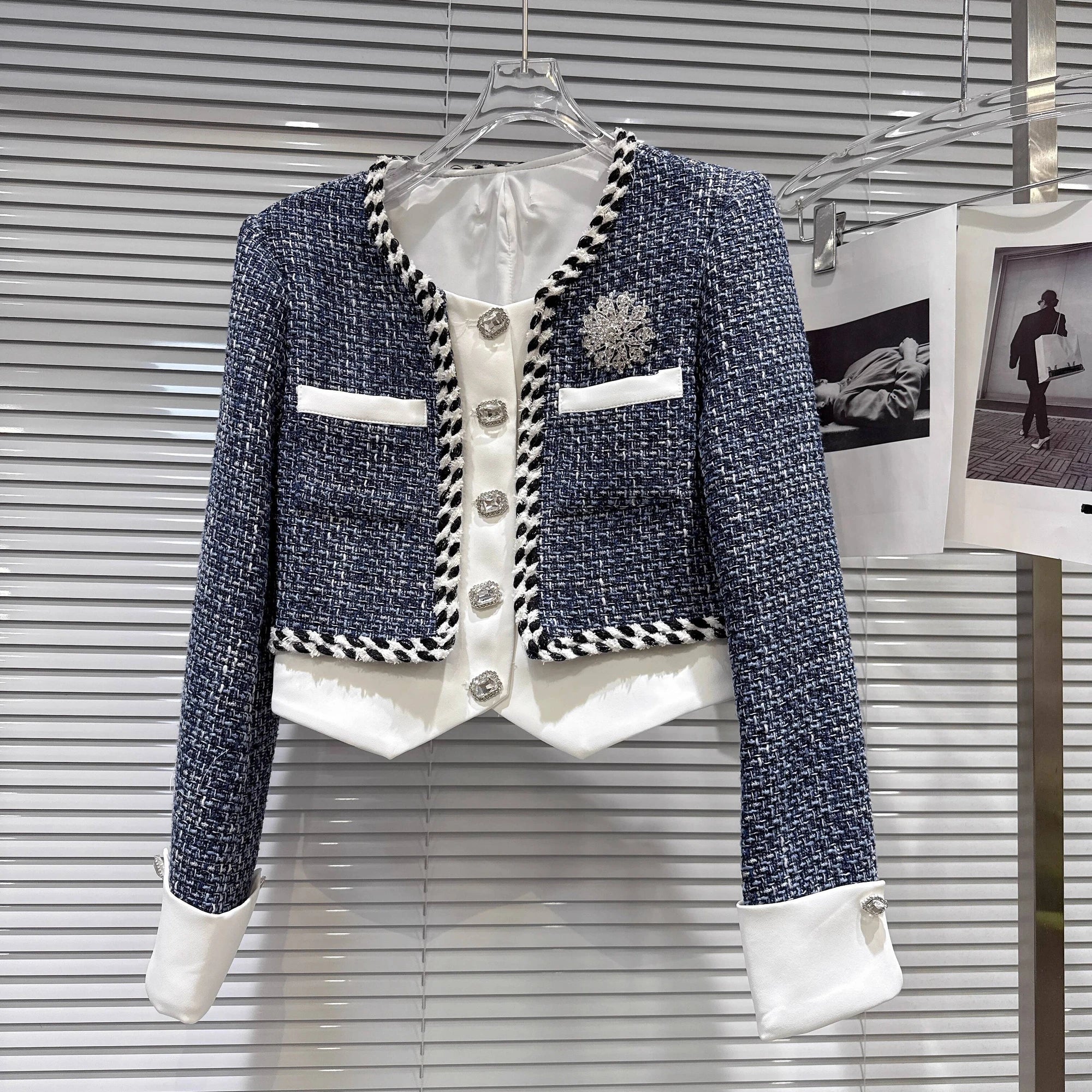 DEAT 2025 Autumn New Fashion Rhinestone Pin Contrast Color Tweed Short Jacket For Women Pocket Short Skirt Female 11A06364