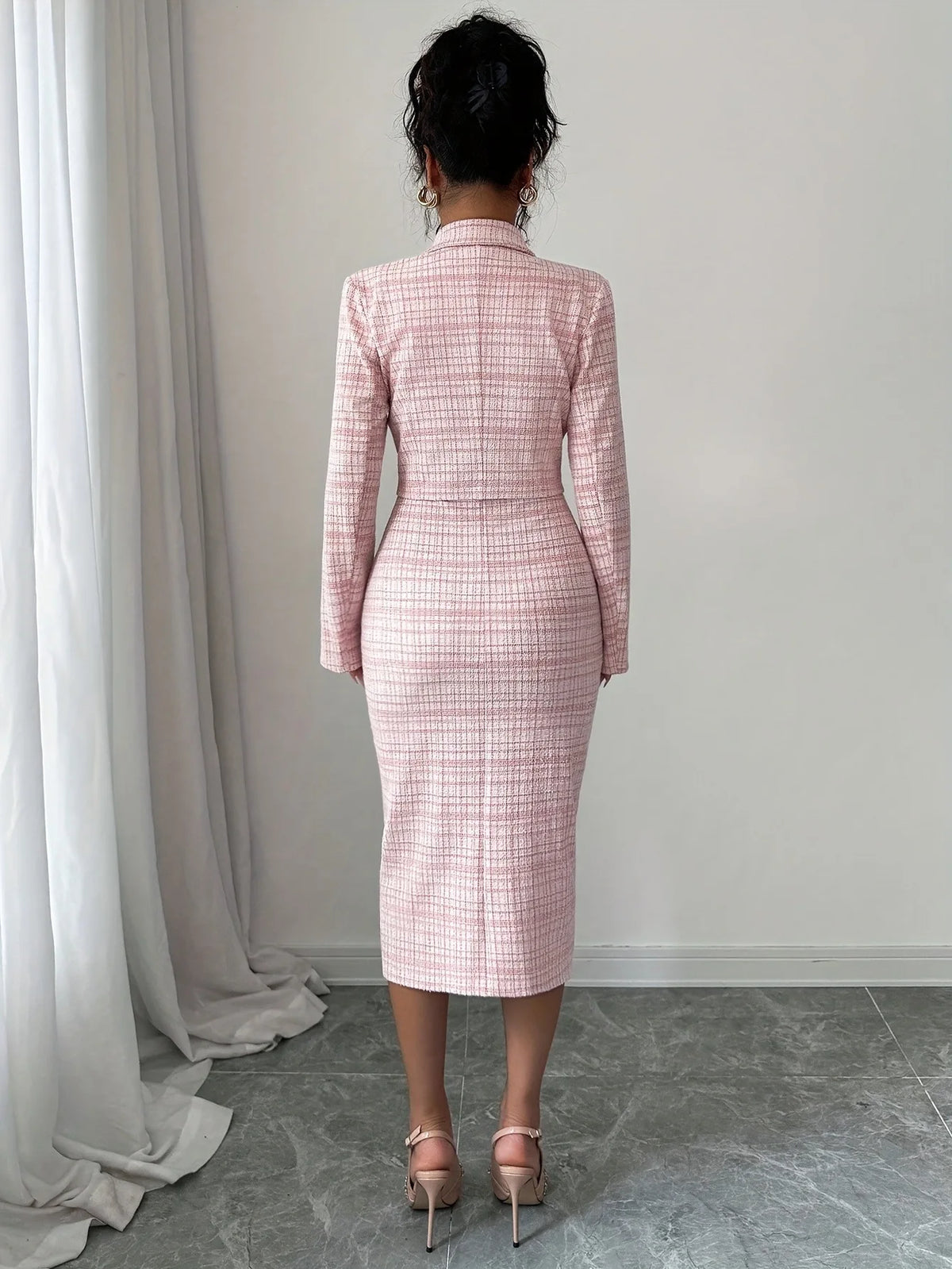 2026 European and American Two-Piece Dress Set with Reversible Collar, Long Sleeves, Short Length, Check Pattern Jacket, and Pet