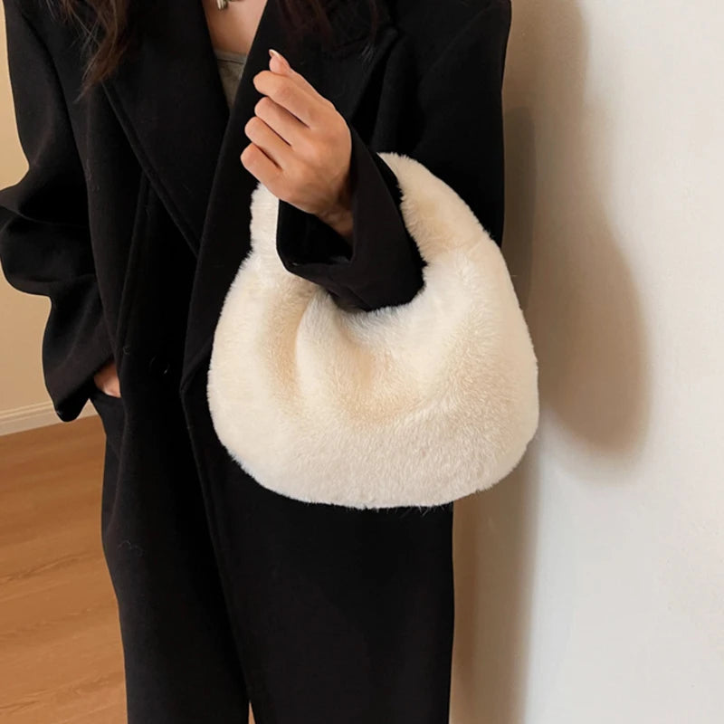 Fur Handbags Women's Small Half Moon Bag Warm Plush Wrist Bags Fashion Furry Short Handle Clutch Ladies Shoulder Bags