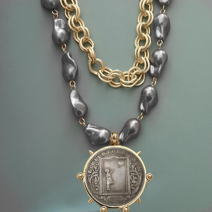 2025 chunky layer Jewelry Luxurious imitation grey pearl exaggerate coin charm pendant Clasps Carabiner Necklace...