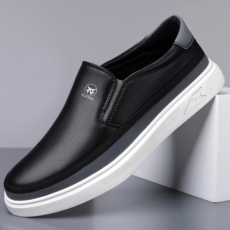 New Trend Leather Mens Casual Shoes Summer Male Loafers Driving Moccasins Male Comfortable Light Slip on Flats Simple Boat Shoes
