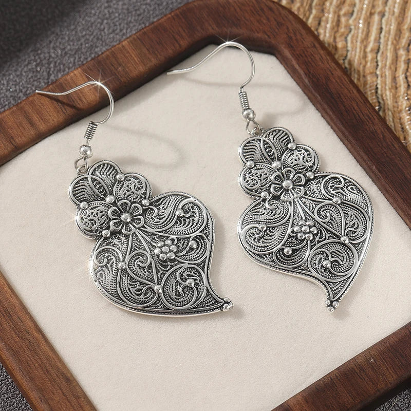 Vintage Bohemian Style Hand Carved Silvery Plated Hook Earrings Women's Elegant Charm Banquet Festival Jewelry...