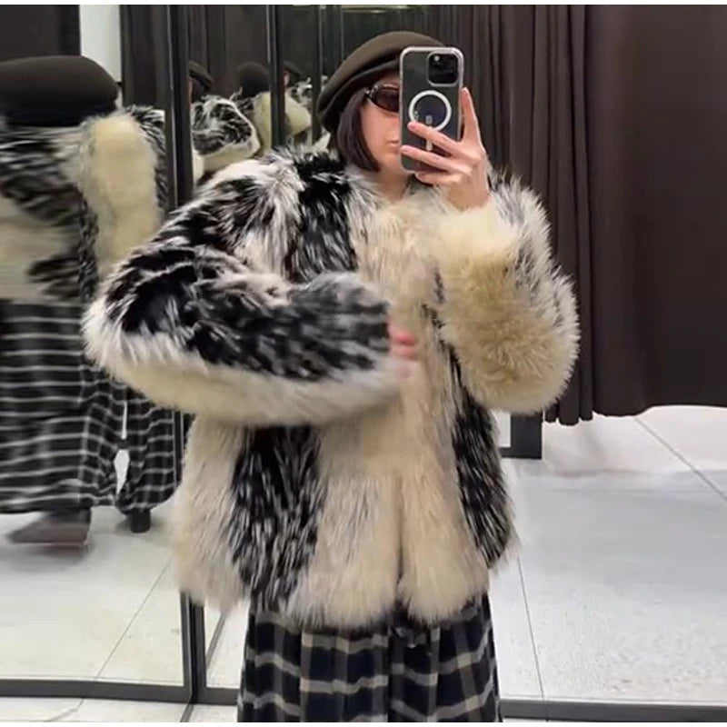 Elegant Fur Women's Coat O-neck Long Sleeve Thicken Warm Female Jackets 2025 Winter Fashion Panelled Furry Lady Outwears