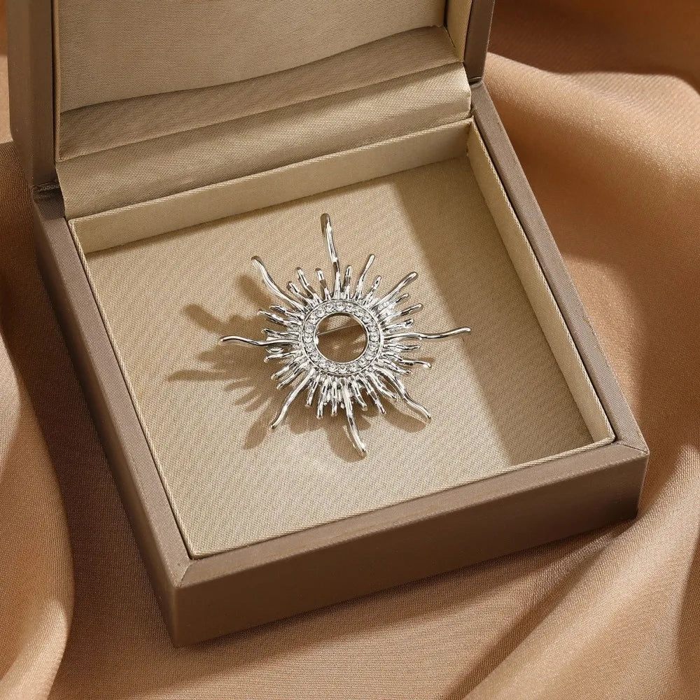 Hollow Sun-shaped Brooch Universal Alloy Badge for Men and Women Trendy Versatile Clothes Backpack Scarf Accessories Brooch
