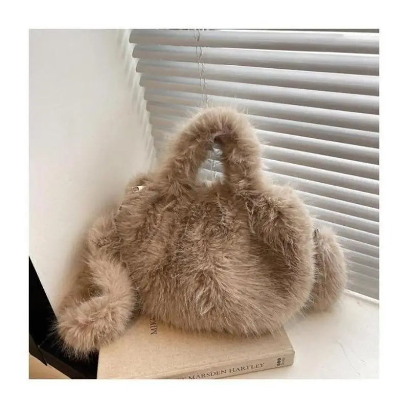 1 Pcs New Ladies Crossbody Large-capacity Plush Bag Handbag Imitation Fur Women's New Banquet Party Handbags Cute Bucket Bag