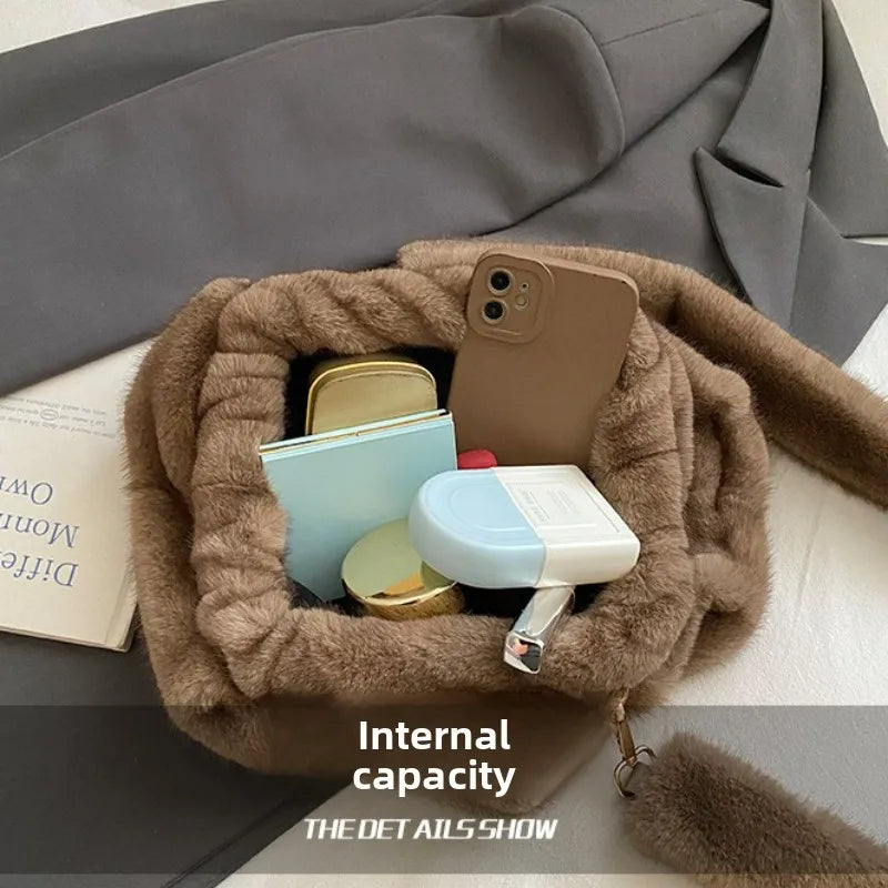 New Womens Commuting Simplified Shoulder Bag Fluffy Cloud Textured Casual Coach Bag Vintage Furry Handle Bag for Autumn Winter