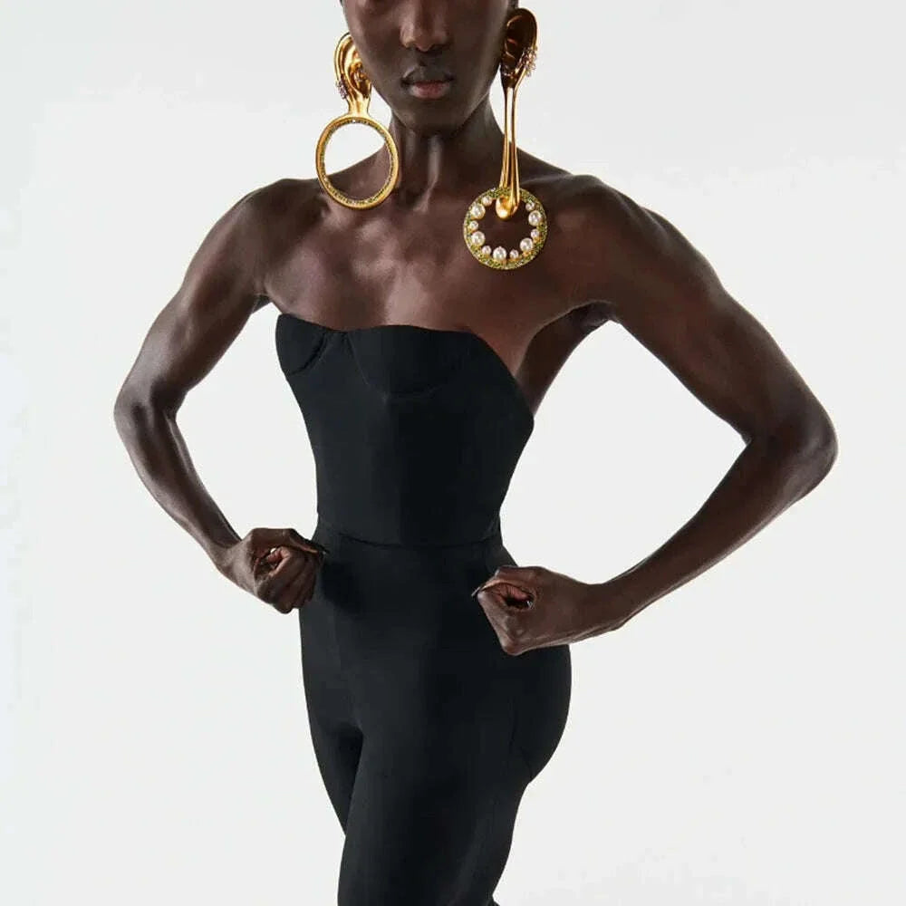 New Rhinestone Metal Asymmetric Ears' Shaped Dangle Earrings for Women Jewelry Baroque Style Statement Earrings Accessories