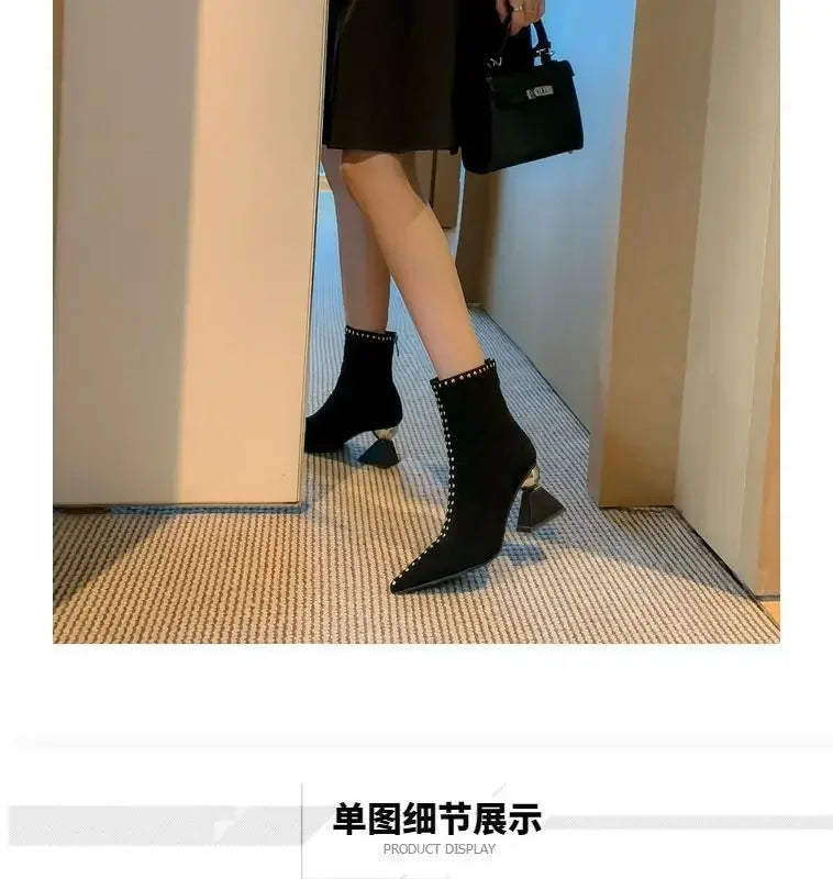 2024 Shallow Spring Autumn Women Ankle Boots Punk Pointed Toes Unqie Heels Designer High Heels Ladies Short Boots Back Zip