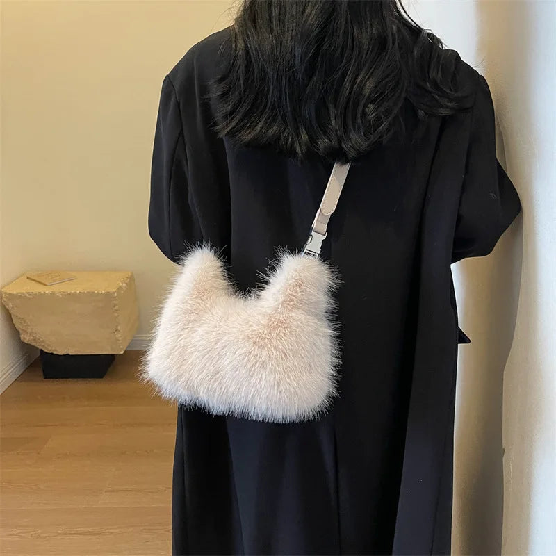 크로스백 여성 가방 2023 New Winter Trend Solid Color Plush Warm Fluffy Crossbody Bag Imitation Fox Hair Shoulder Bag Designer Handbag