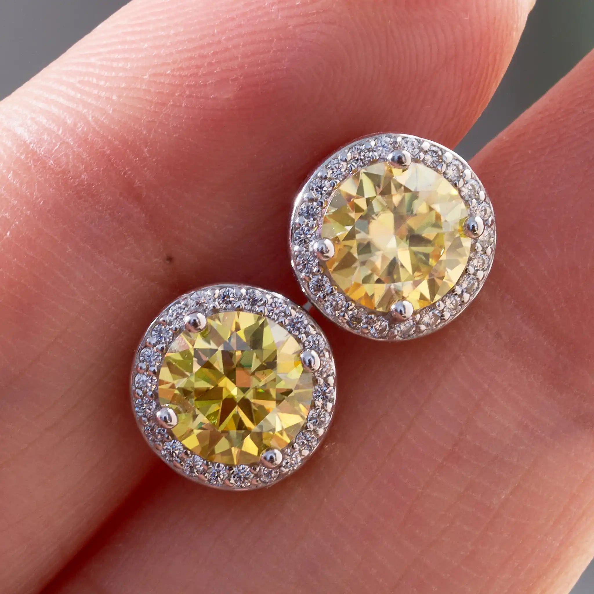 925 Sterling Silver 1 Carat Moissanite Round Earrings Engagement Wedding Daily Work Party Travel Luxurious Gift For Women