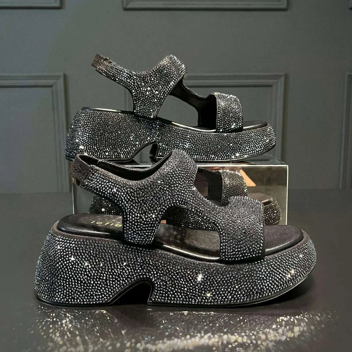 Fashion Luxury Rhinestone Women Sandals Summer New Sheepskin Elastic Band Thick-soled Open-toed Roman Flat Sandals