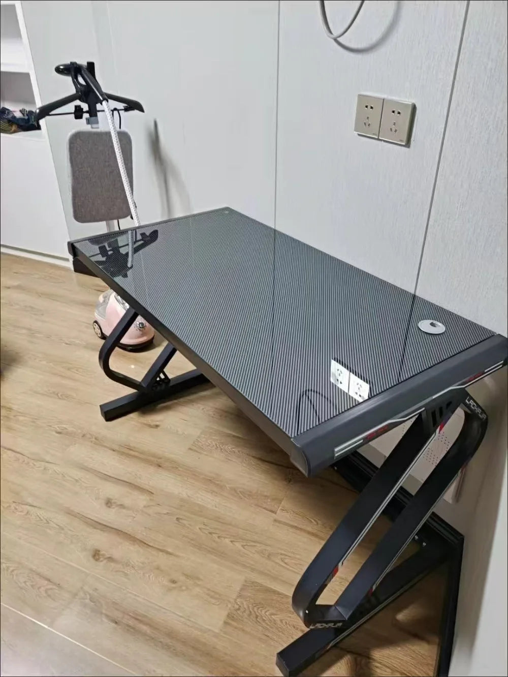 Carbon Fiber Gaming Desk Computer Desk with Tempered Glass Top & Reinforced Steel Frame Modern Gamer Desk Home Office Furniture