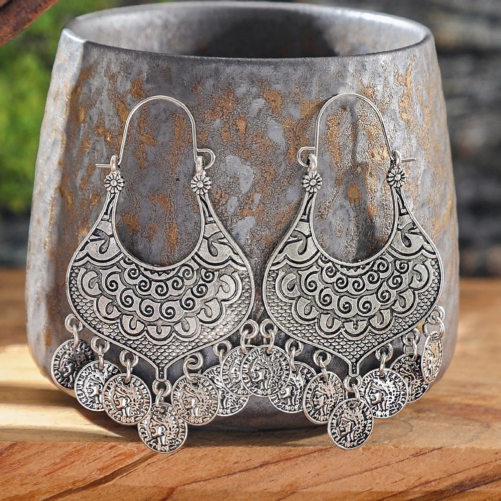 1 Pair of Vintage Silver Tassel Drop Earrings with Crescent Moon Carving Ethnic Bohemian Style Suitable for Women's Daily Wear