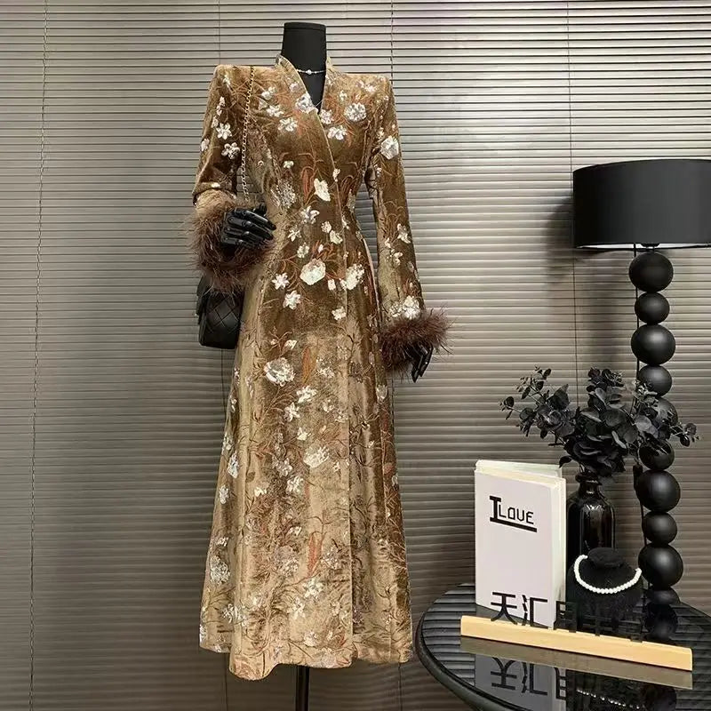 Golden Velvet Sequins Windbreaker Coat Autumn/Winter New English style Luxury Sequin Embroidered Women's Coat