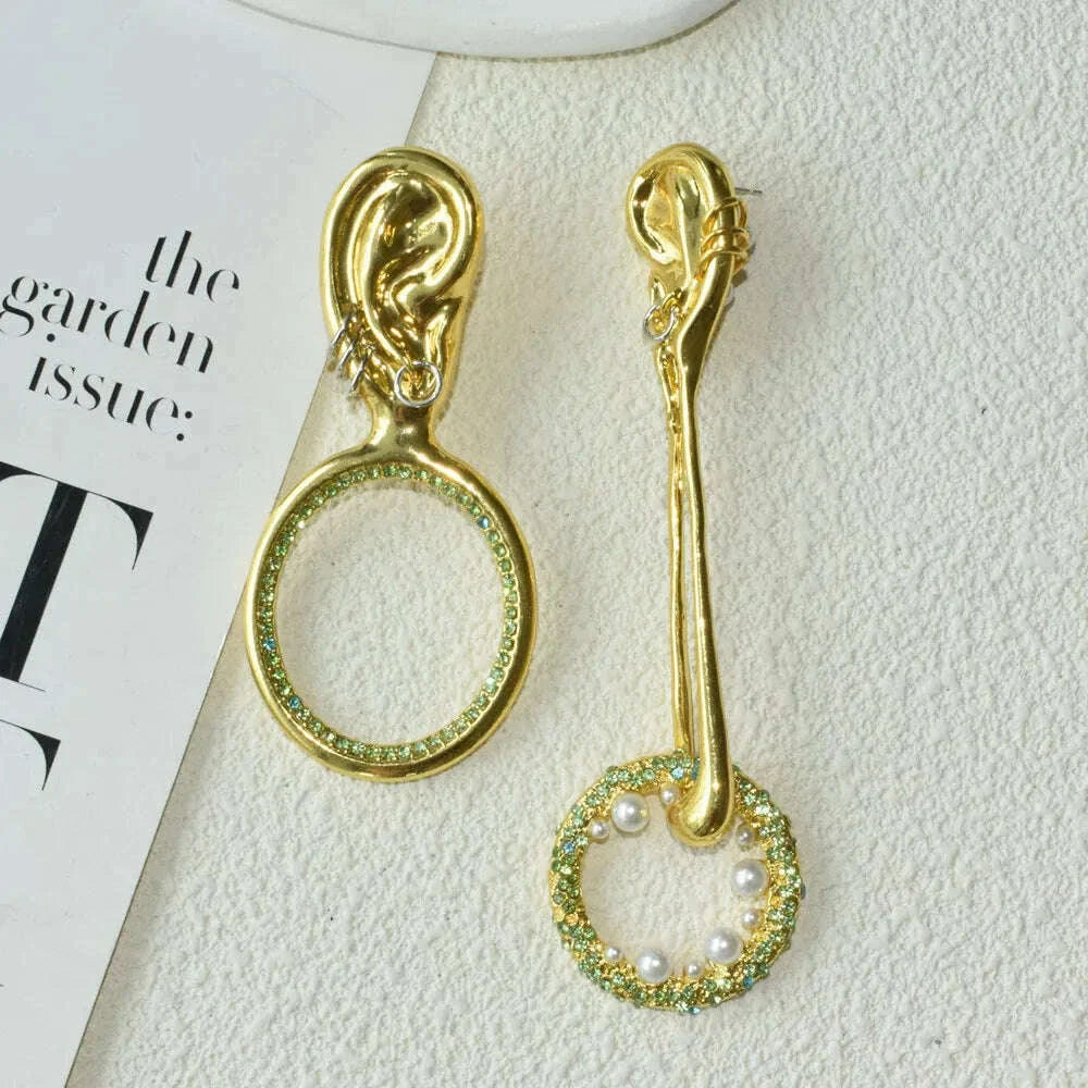 New Rhinestone Metal Asymmetric Ears' Shaped Dangle Earrings for Women Jewelry Baroque Style Statement Earrings Accessories