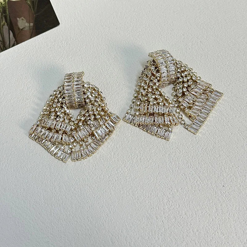 Europe and the United States light luxury high-grade sense zircon rhinestone tassel earrings girl style dress dinner earrings