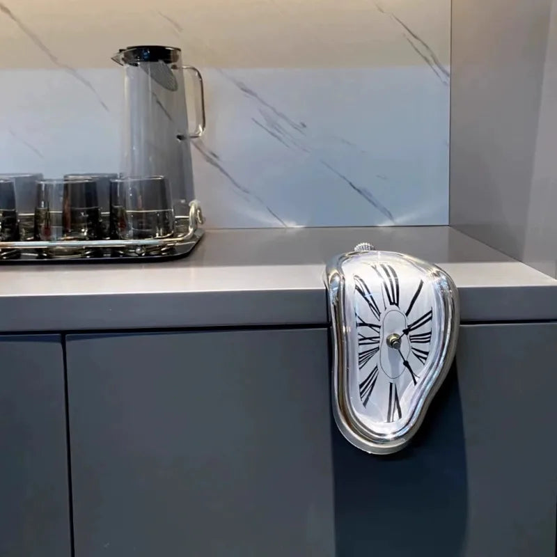 Fashion Minimalist Wall Clocks Design Bathroom Kitchen Interior Wall Clocks Modern Xenomorph Horloge Murale Ornaments Home Decor