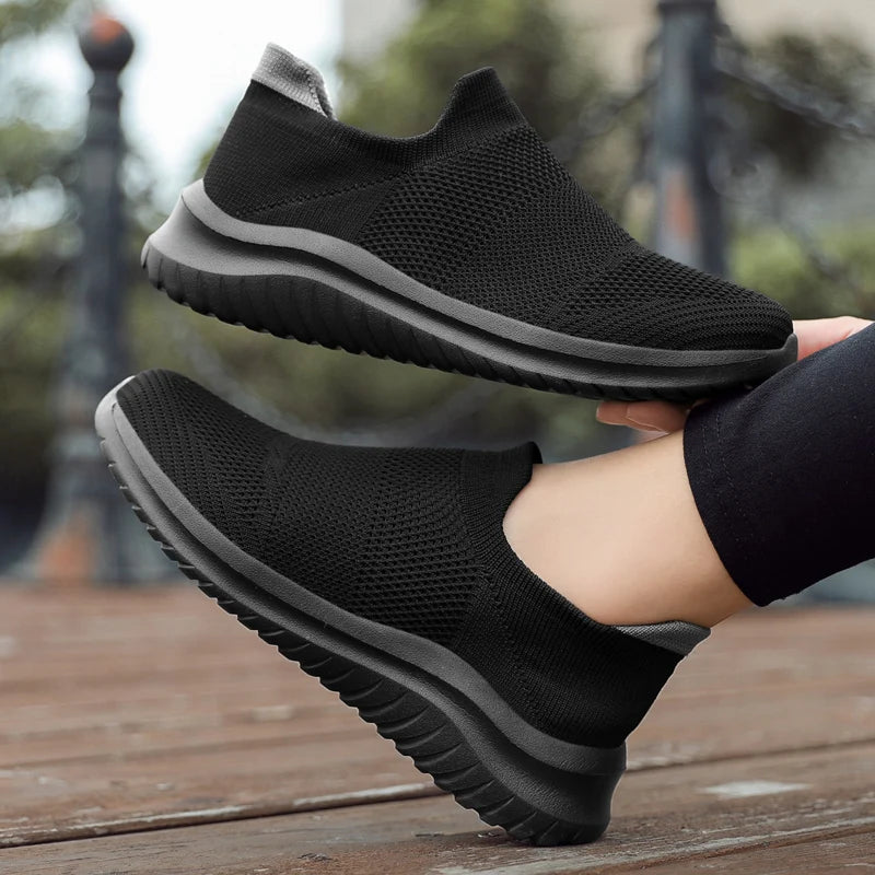 Men Shoes Sneakers Breathable Mesh Slip on Running Shoes Outdoor Non-Slip Couple Jogging Training Hiking Sports Shoes