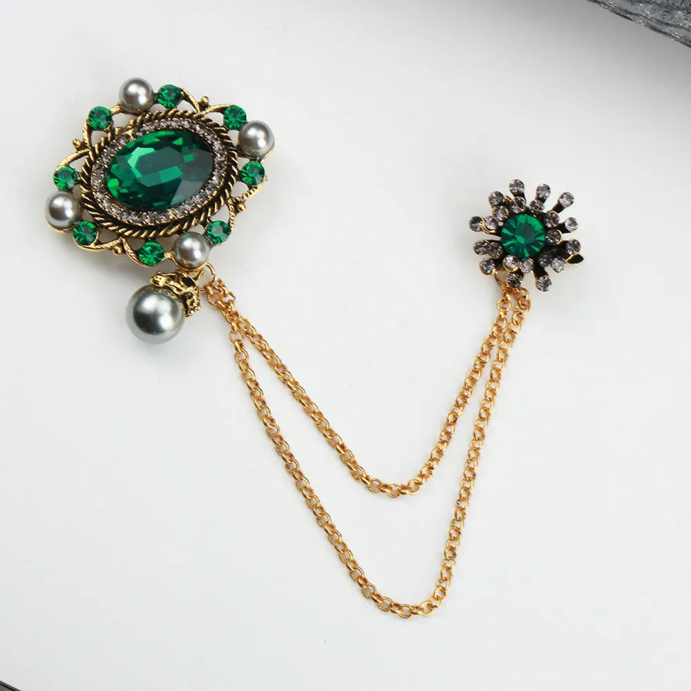 Vintage Fashion Black Crystal Sparkling Rhinestone Brooch Creative Lapel Pin Medieval Design Long Chain Brooches Autumn Winter