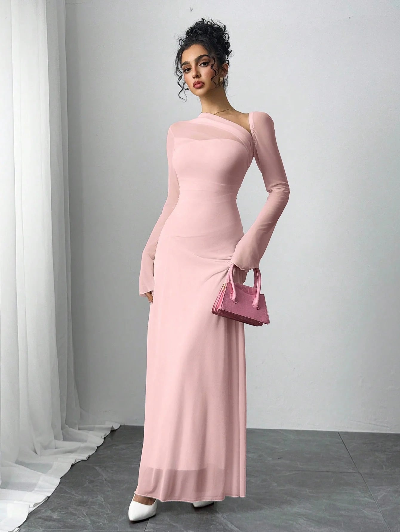New spring/summer women's pink tulle explosion slim irregular diagonal shoulder ultra long dress