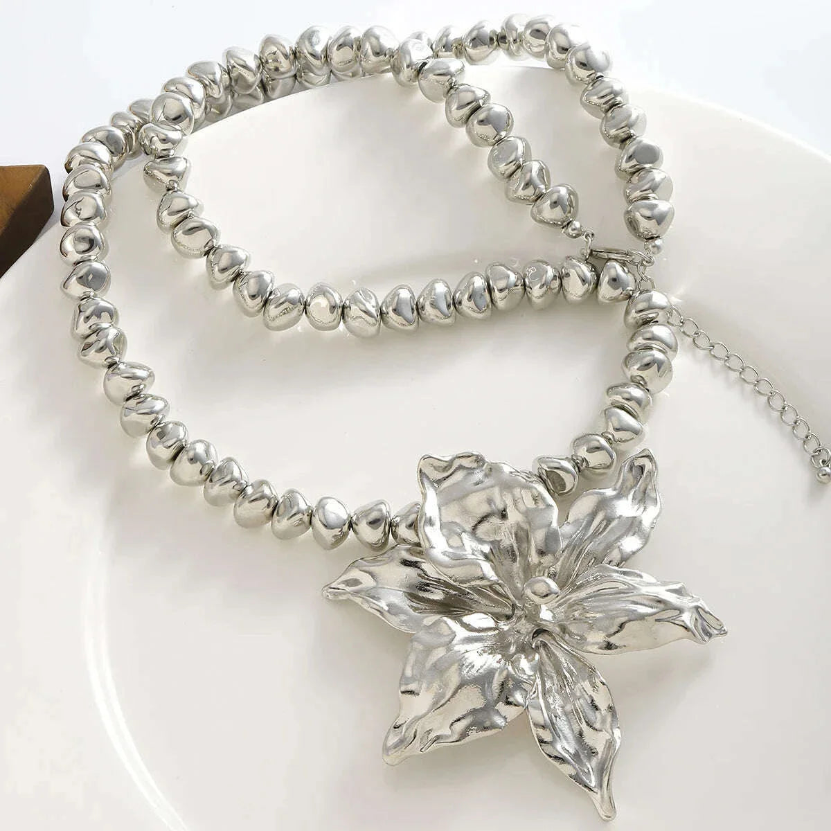 girlgo Zaa 2024 Alloy Flower CCB Beaded Necklace Exaggerated Elegant Banquet Wedding Women’s Jewelry