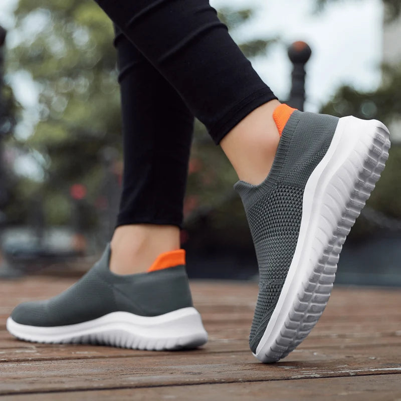 Men Shoes Sneakers Breathable Mesh Slip on Running Shoes Outdoor Non-Slip Couple Jogging Training Hiking Sports Shoes