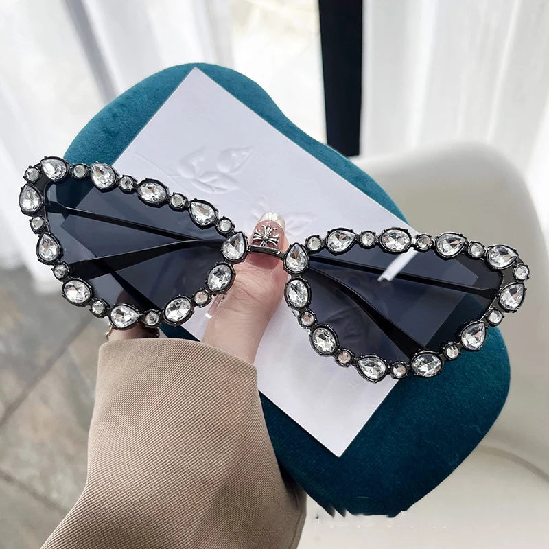 KLASSNUM Luxury Woman Sunglasses Cat-eye Rhinestone Sunglasses 2024 Trendy Party Eyepiece Glitter Metal Frame Color Lens Shades