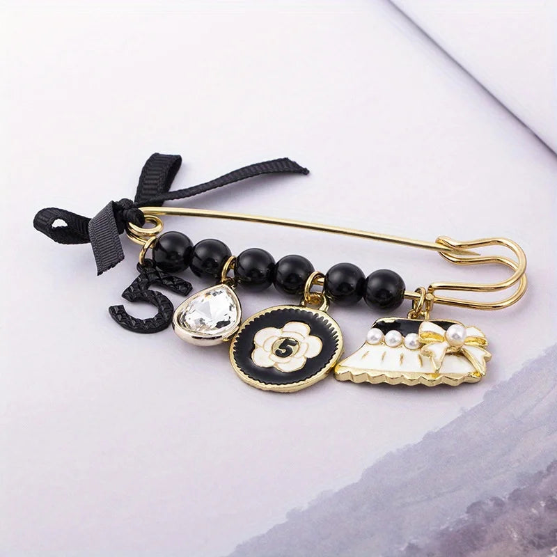 Vintage Fashion Black Crystal Sparkling Rhinestone Brooch Creative Lapel Pin Medieval Design Long Chain Brooches Autumn Winter
