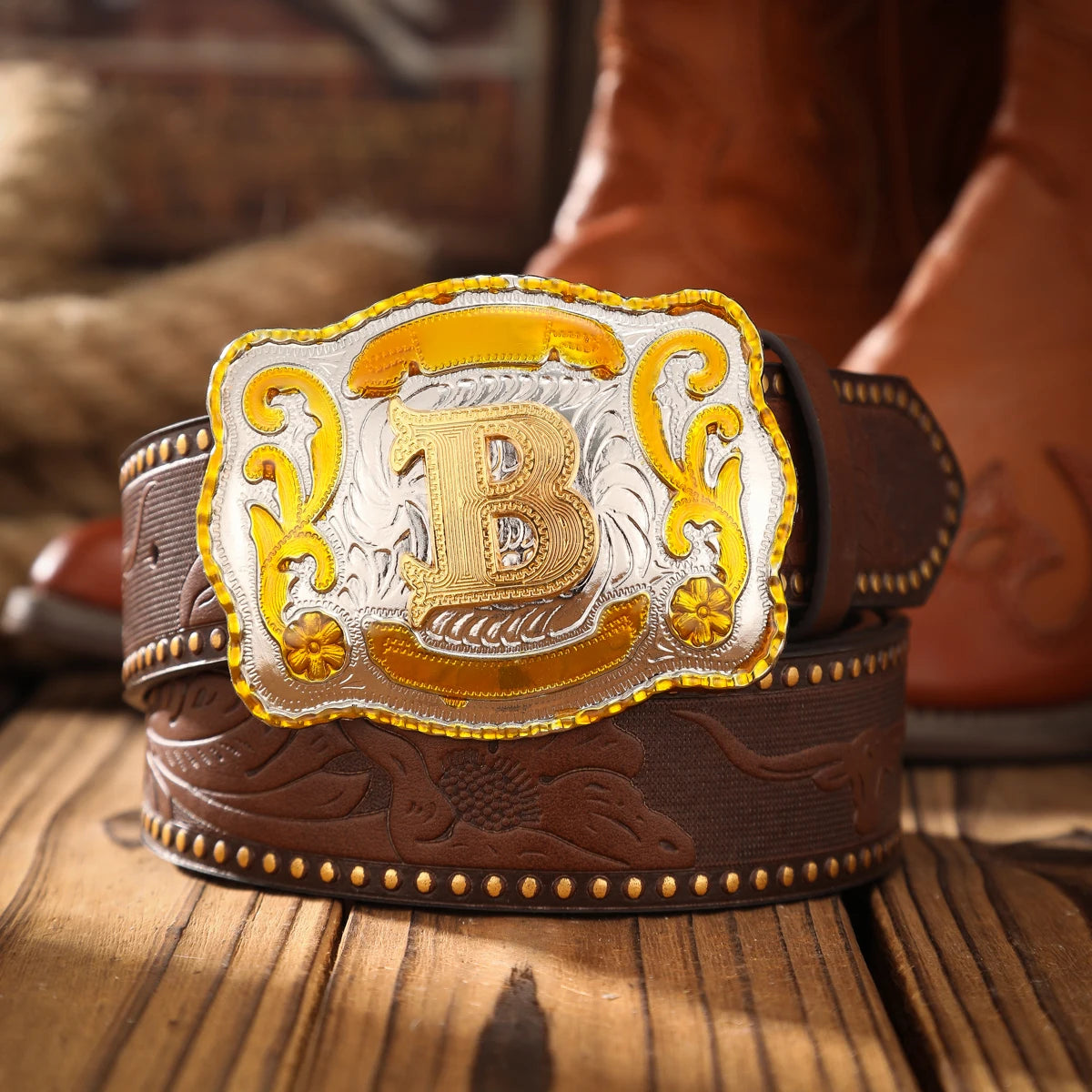 A men's and women's casual retro belt Western style! PU leather belt with metal buckle, suitable for daily work wear