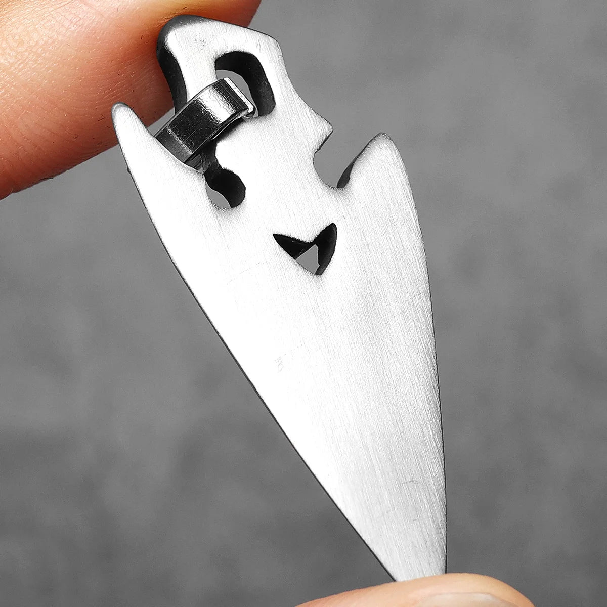 Retro Spear Arrow Carving Men Necklaces With Pendant Stainless Steel Jewelry For Male Women Punk Accessories Gifts Wholesale