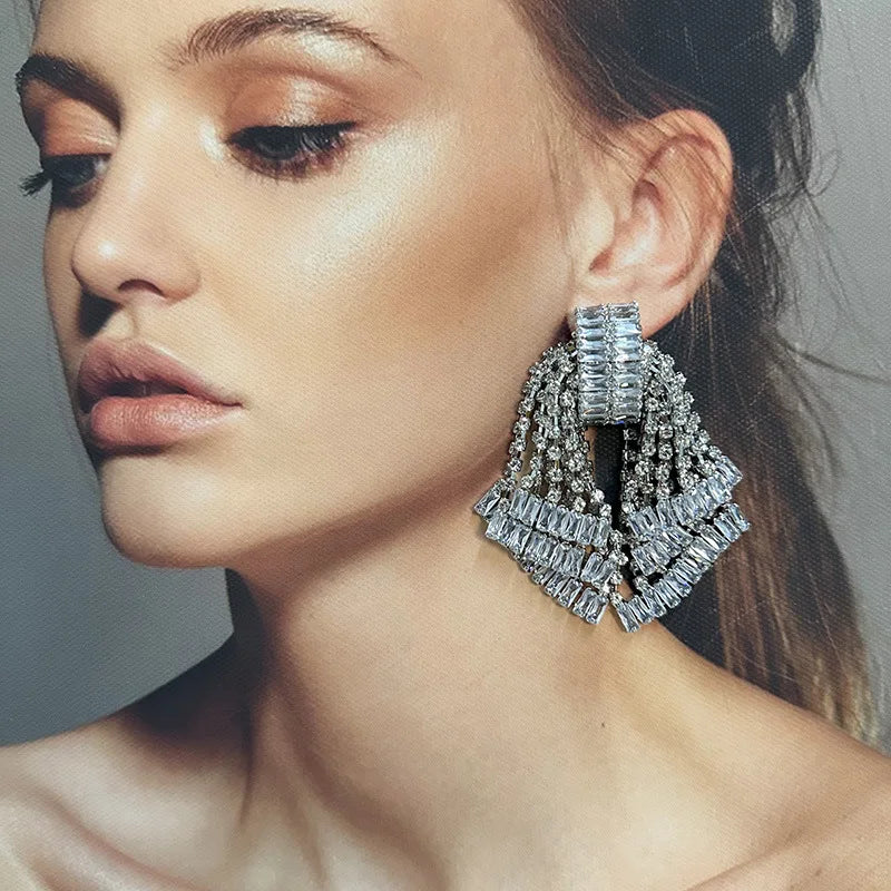 Europe and the United States light luxury high-grade sense zircon rhinestone tassel earrings girl style dress dinner earrings
