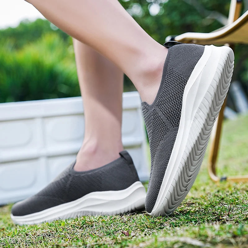 Men's Vulcanized Shoes Fashion Breathable Outdoor Mesh Casual Sneakers Lightweight Comfortable Men Tenis Masculino Walking Shoes