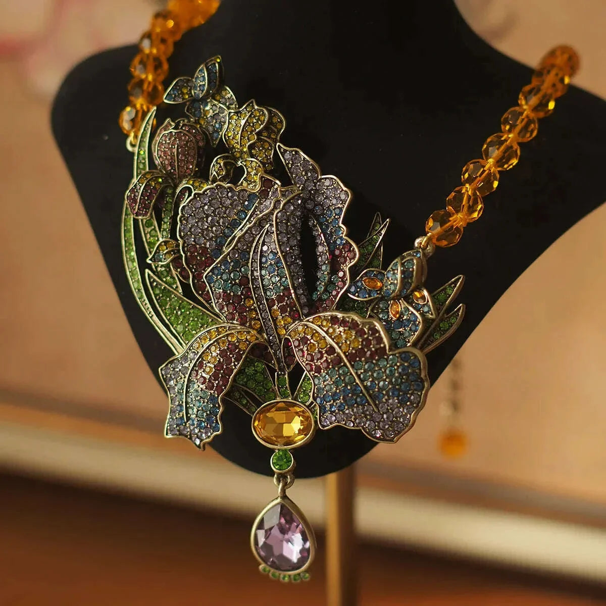 Gao Ding, A Well-known Designer in Europe and America, with The Same Heavy Industry Luxury Inlaid Colorful Crystal Necklace