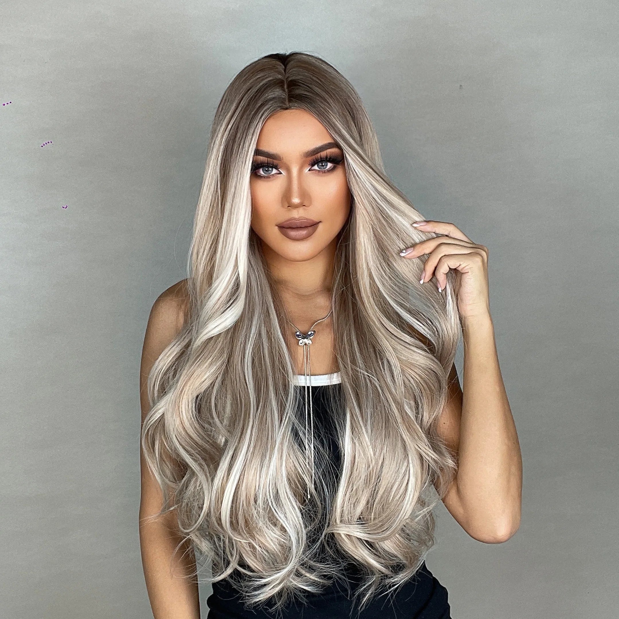 28 Inch Synthetic Women's Wig Light Brown with Highlights Long Wavy Hair Everyday Pretty Party Outfit