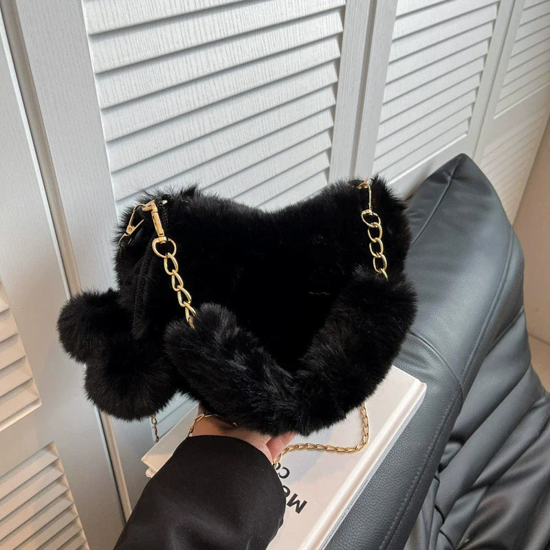 Large Capacity Fur Handbag Heart Shape Ladies Shoulder Bag Fashionable Cute Soft Zipper Closure Interior Phone Pocket