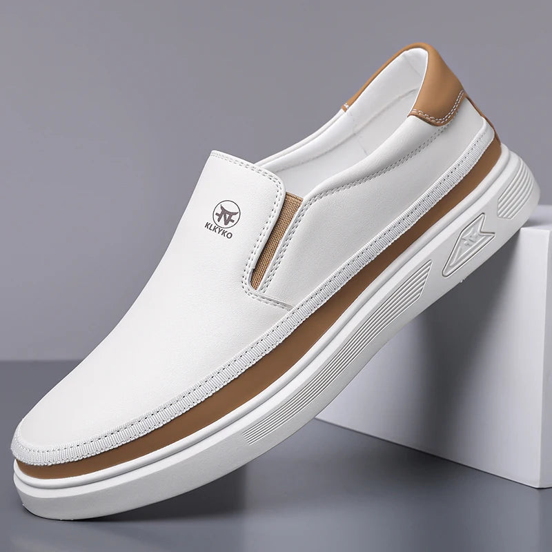 New Trend Leather Mens Casual Shoes Summer Male Loafers Driving Moccasins Male Comfortable Light Slip on Flats Simple Boat Shoes